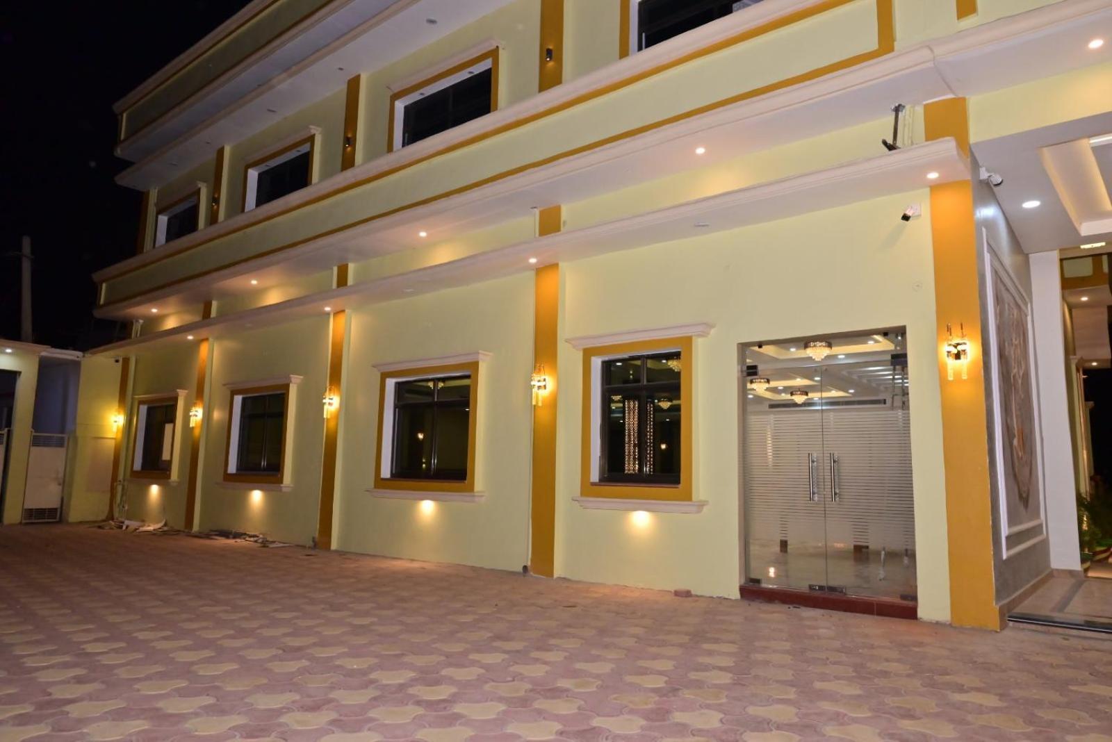 Amber Palace Ayodhya Exterior photo